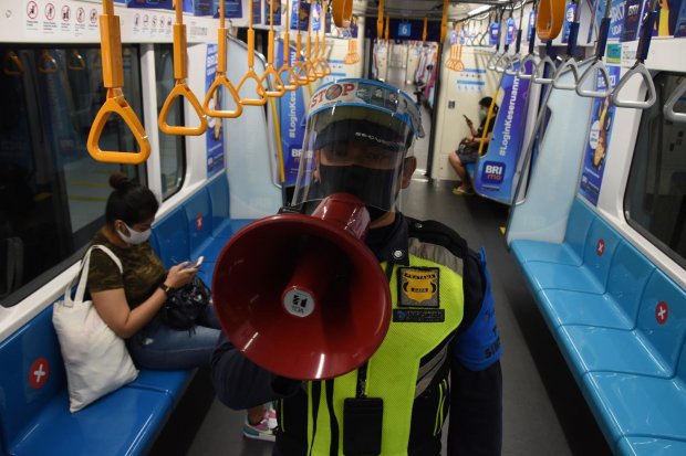 MRT Jakarta saat PSBB Transisi