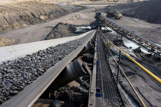 conveyor belt for processing coal
