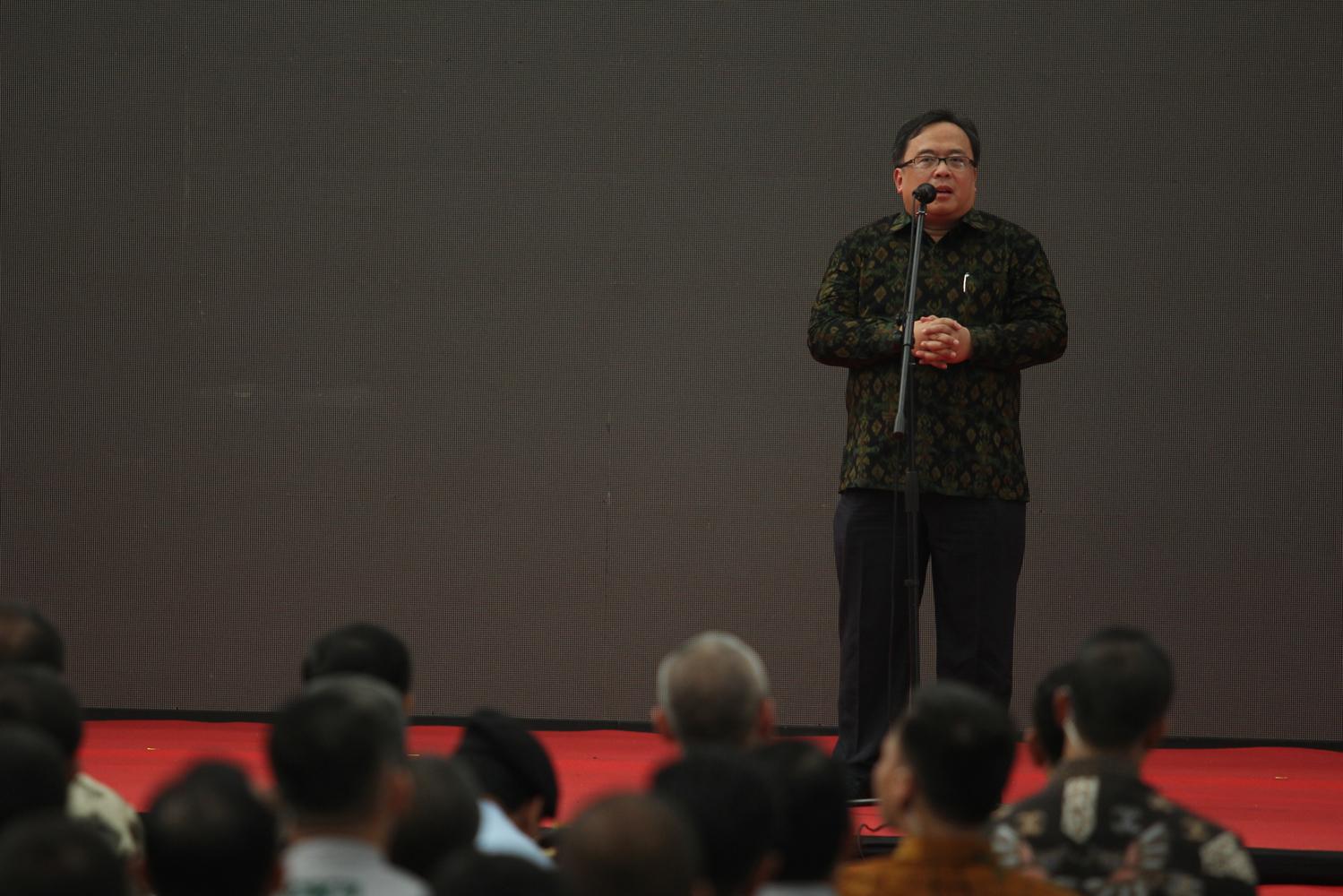 Menteri Keuangan, Bambang Brodjonegoro saat acara peresmian Pusat Logistik Berikat di Cakung, Jakarta, Kamis, (10/03).