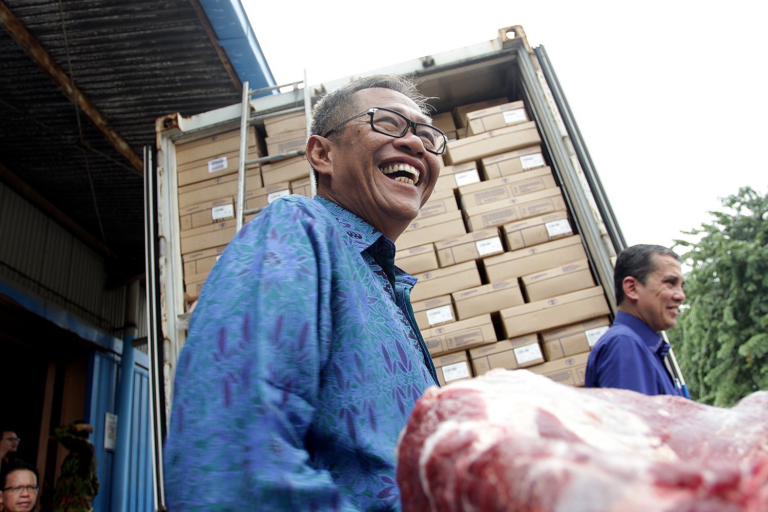 Menurut Direktur Utama Bulog Djarot Kusumayakti, pemerintah melalui Bulog akan mencukupi kebutuhan daging untuk masyarakat selama bulan puasa hingga Lebaran nanti.