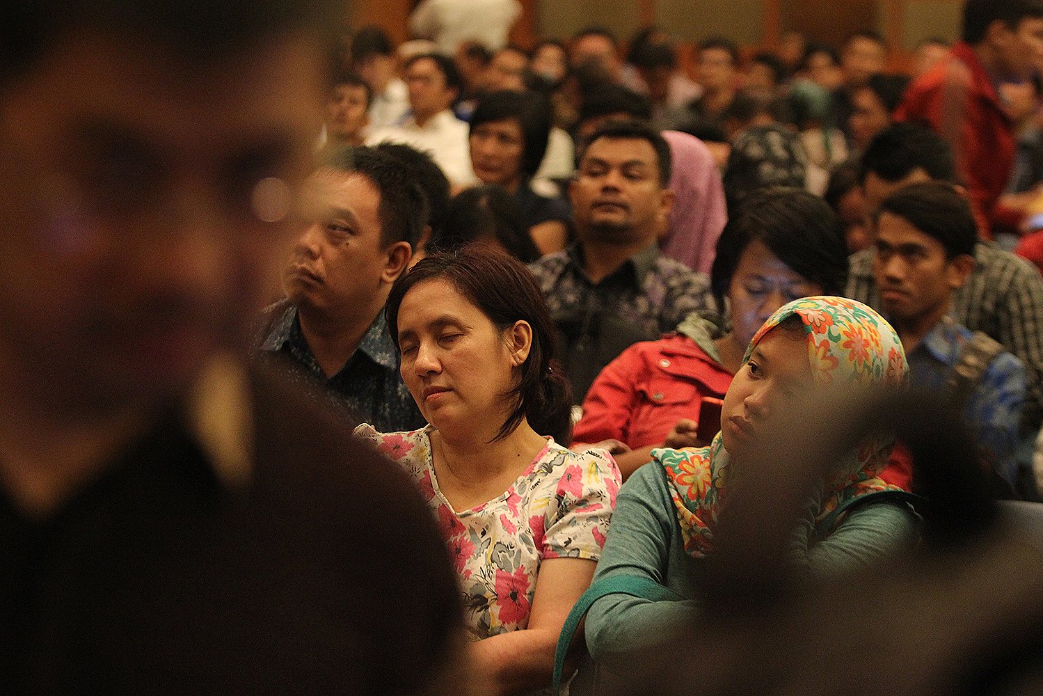 Para wajib pajak menanti giliran untuk mengikuti program Tax Amnesty di Kantor Pajak Pusat, Jakarta.