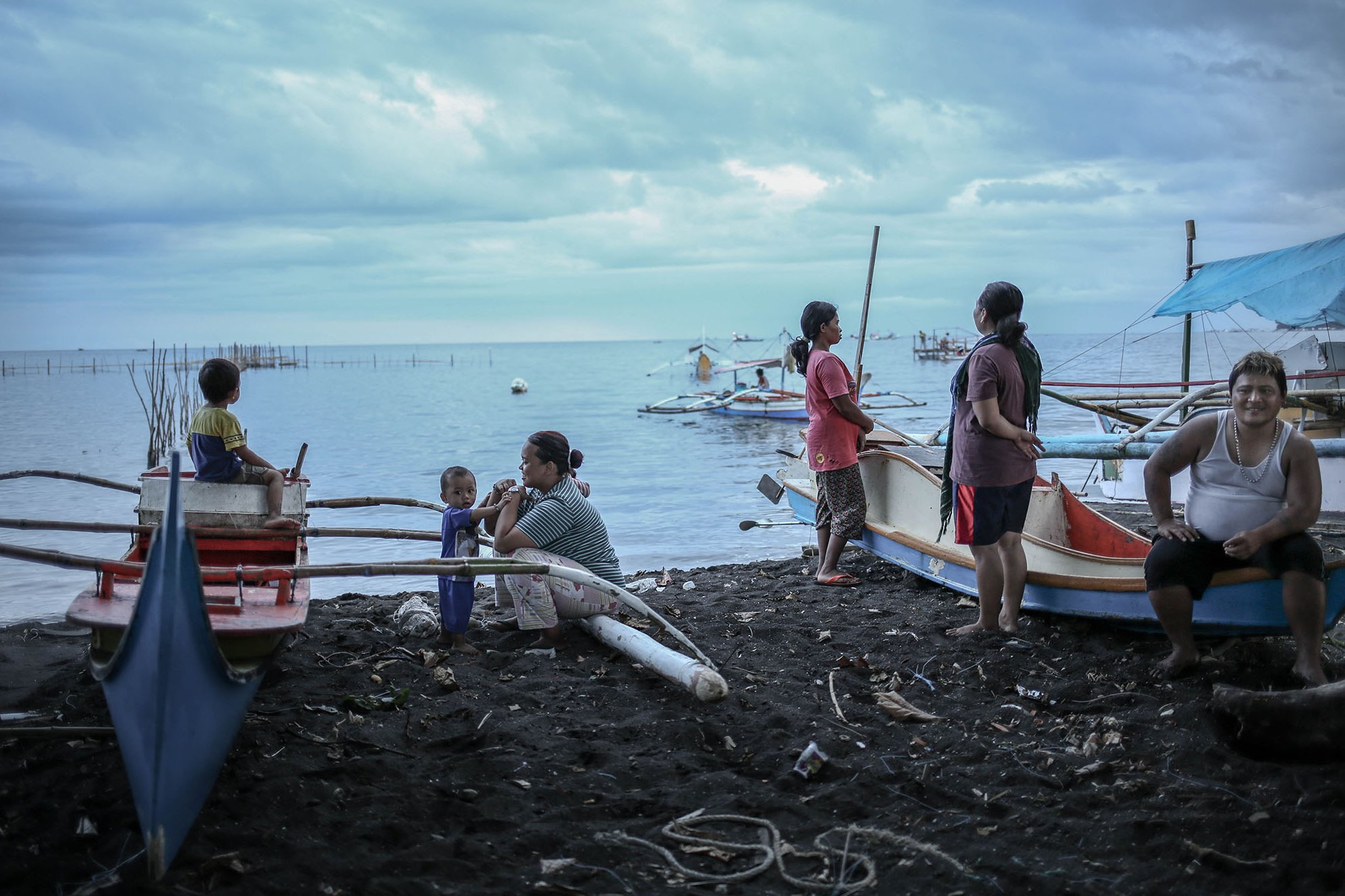 Banyak nelayan keturunan Sanger-Filipina (SAPI) yang telah lama tinggal di Bitung, hingga akhirnya lahir kampung Filipin di pinggiran kota Bitung.