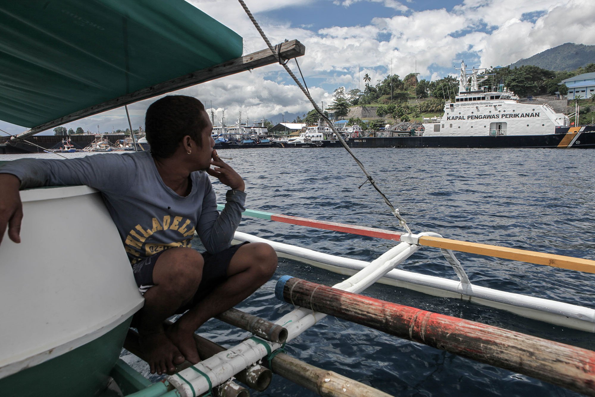 Selain membawa ikan, pumpboat biasanya juga dipergunakan untuk melakukan penyelundupan minuman keras dari General Santos di Filipina masuk ke Bitung.
