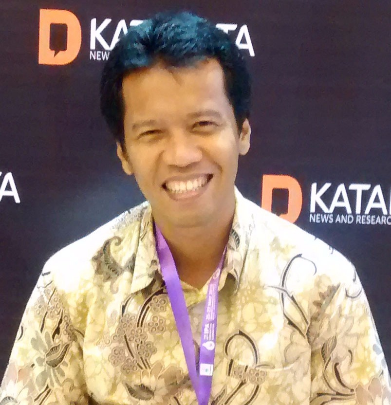 Adek Media Roza Adek Media Roza