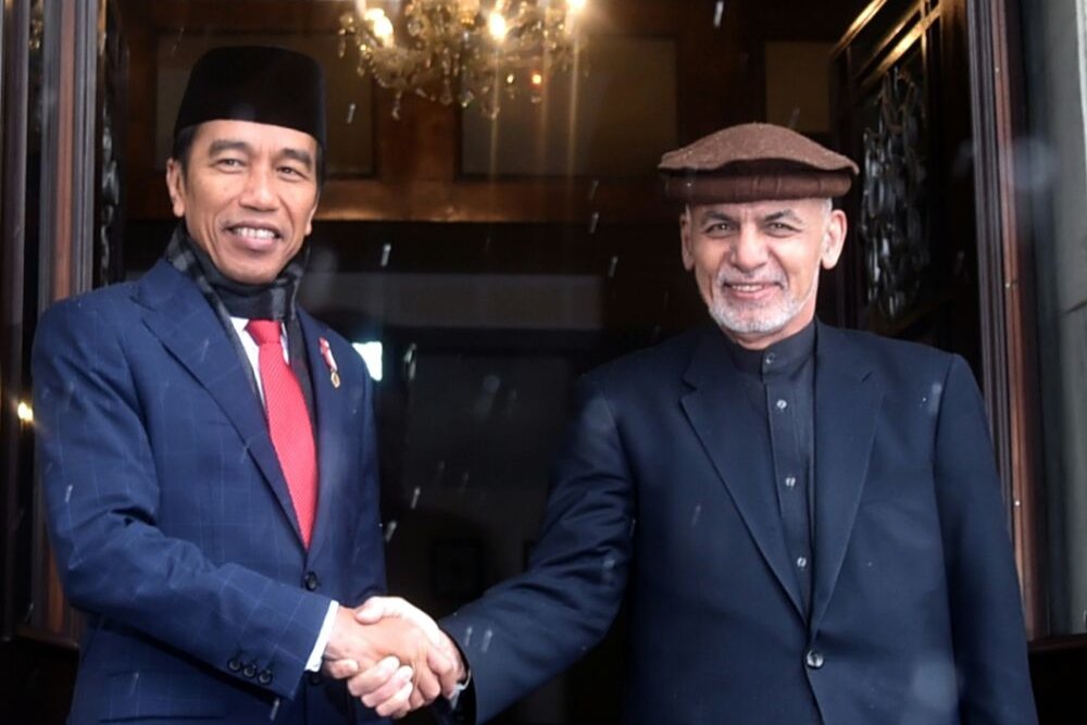 Kunjungan Presiden Jokowi ke Kabul tak lebih dari enam jam. Namun, menunjukkan keteguhan pemerintah dalam menciptakan perdamaian di Afghanistan.