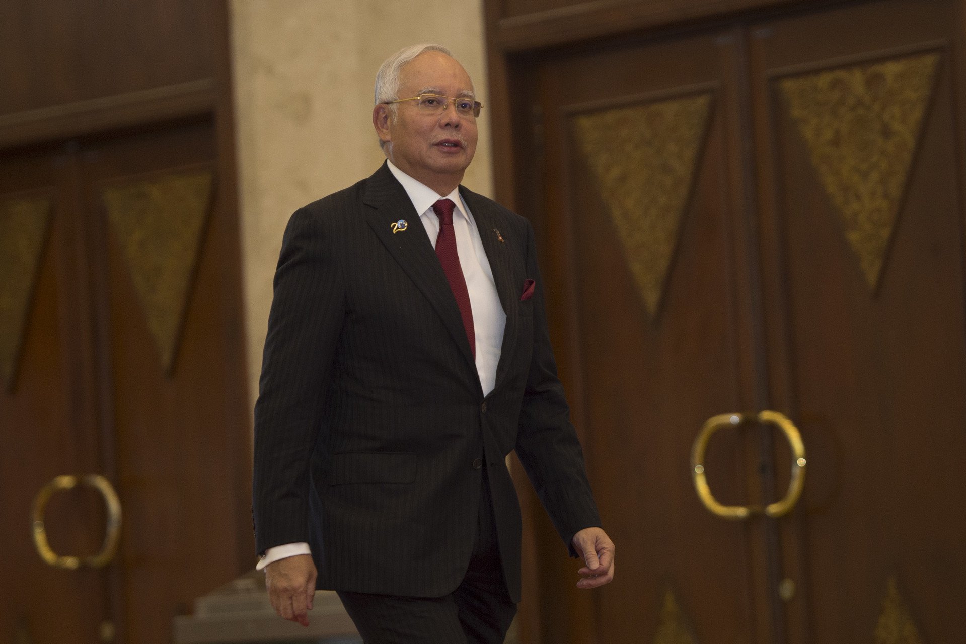 Mantan PM Malaysia Kecewa Google, Amazon, Tesla Lebih Pilih Indonesia