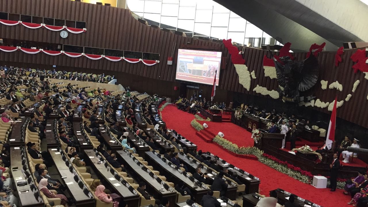Presiden Jokowi saat membacakan pidato dalam Sidang Tahunan MPR/DPR dan DPD, di kompleks parlemen, Kamis (16/8/2018)