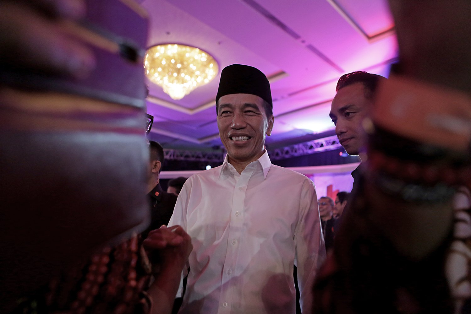 Pada sesi akhir, Jokowi pada kesempatan pertama memberikan pernyataan penutup. 