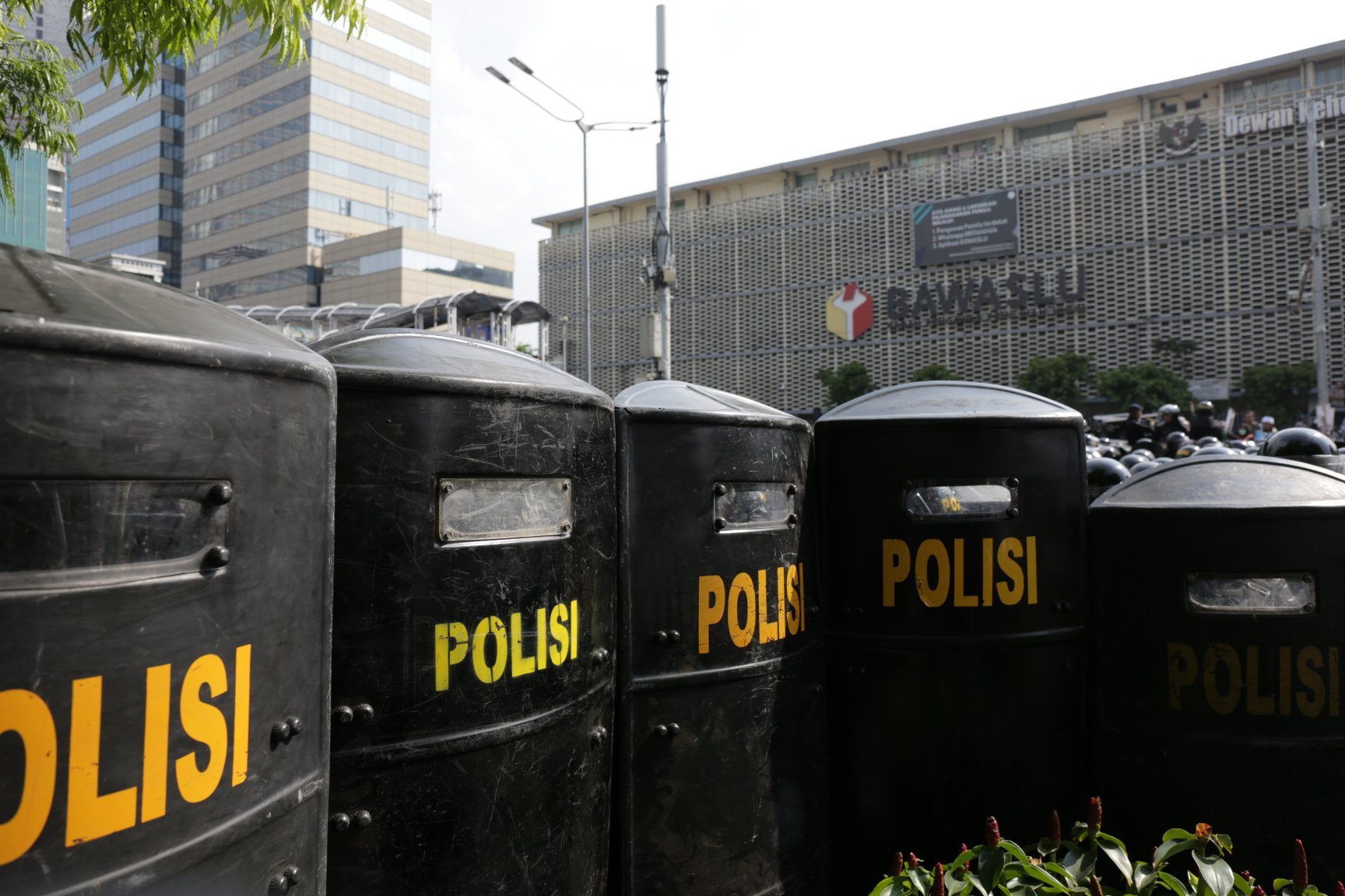 Pantauan di depan kantor Bawaslu, Jalan MH Thamrin, Jakarta Pusat, Selasa (21/5/2019) 