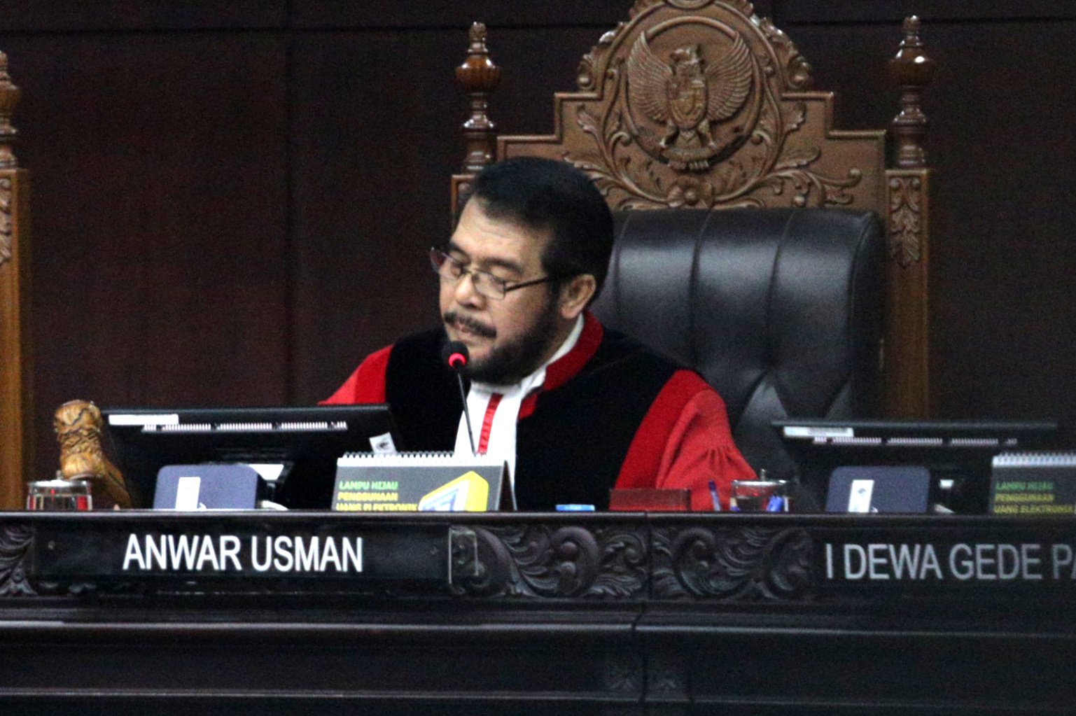 Answar Usman selaku Hakim Utama dalam sidang putusan sengketa Pilpres 2019 di Mahkamah Konstitusi (MK), Jakarta Pusat (27/6).