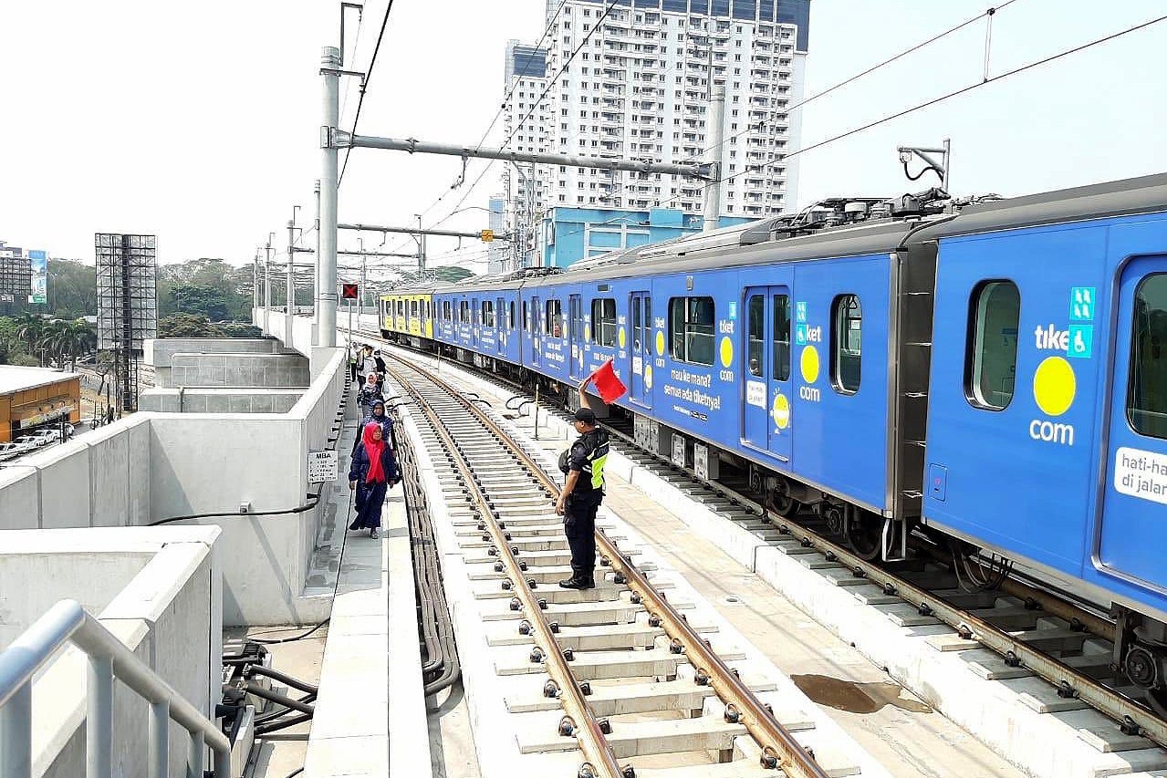 PT MRT Jakarta melakukan proses evakuasi kepada 3410 orangdi semua stasiun saat terjadi pemadaman listrik, Minggu (04/08/2019).