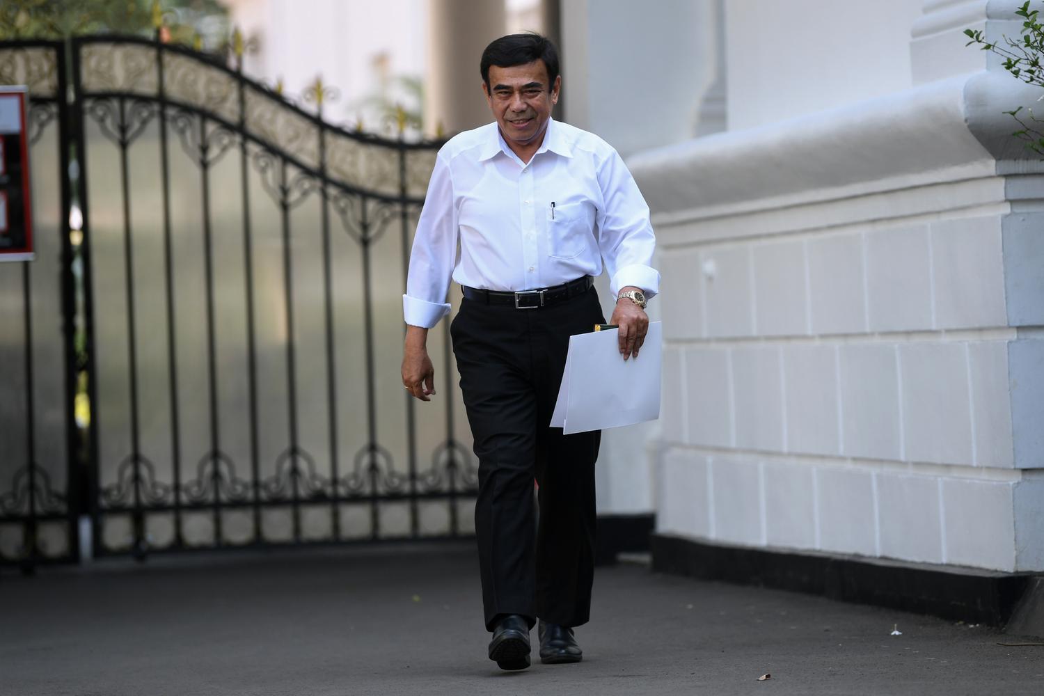Menteri Agama Fachrul Razi. Mantan Wakil Panglima TNI ini meninggalkan Kompleks Istana Kepresidenan di Jakarta, Selasa (22/10/2019).
