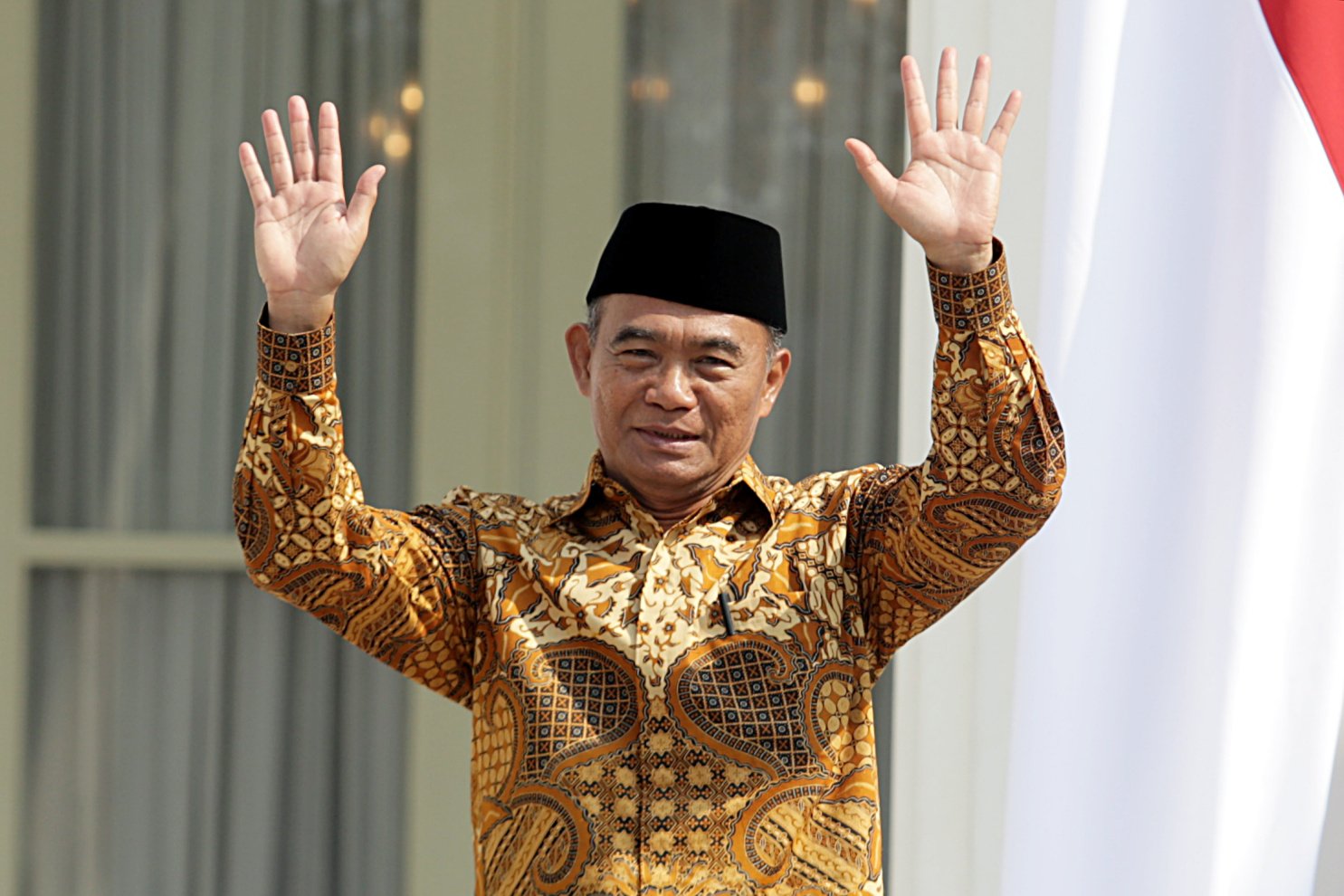 Menteri Koordinator Bidang Pembangunan Manusia dan Kebudayaan (PMK) Muhadjir Effendy. Dia datang di halaman Istana Merdeka, Jakarta Puasat (23/10/2019).