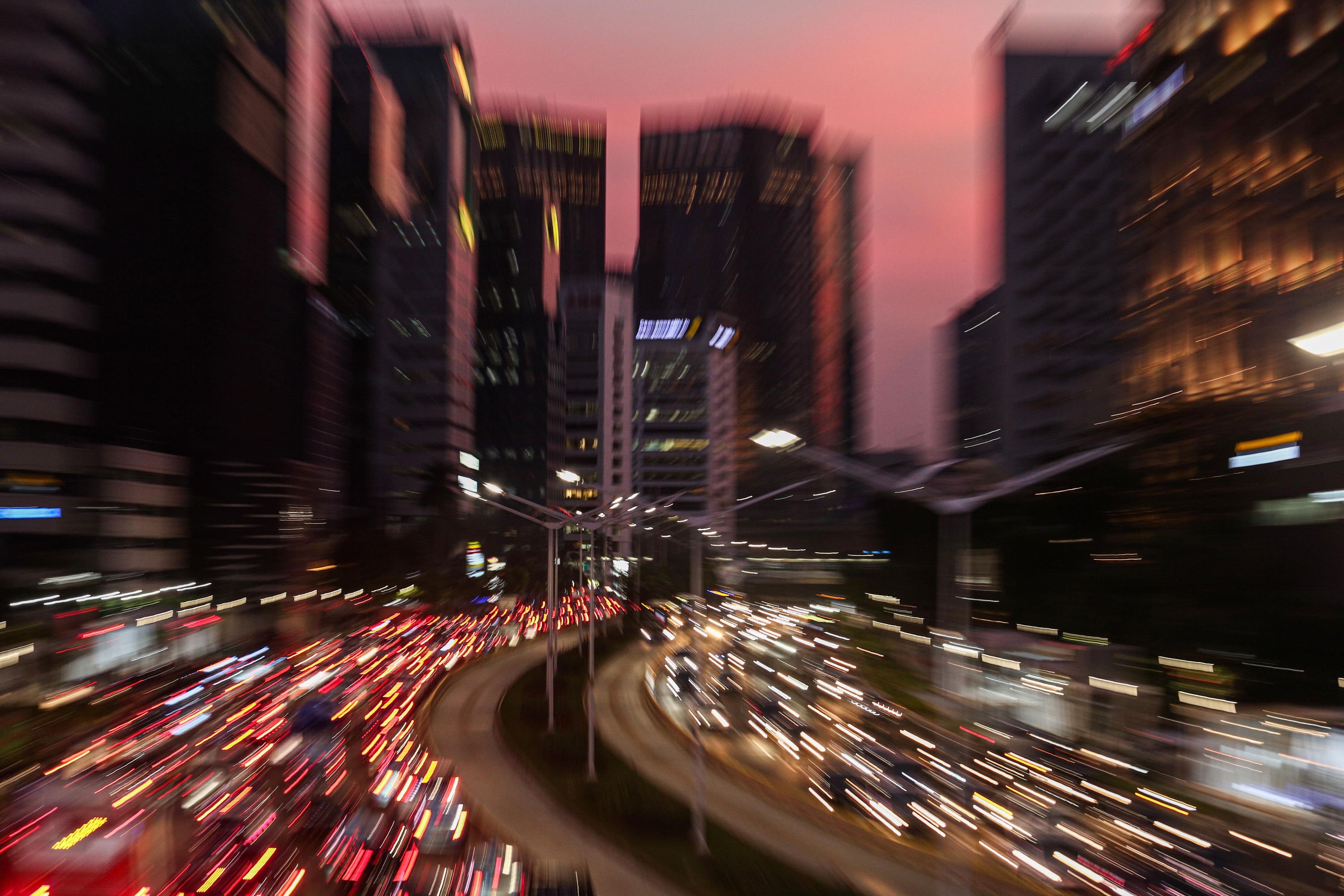 Lanskap gedung dan lalu lintas di Kawasan Sudirman-Thamrin, Jakarta Pusat.