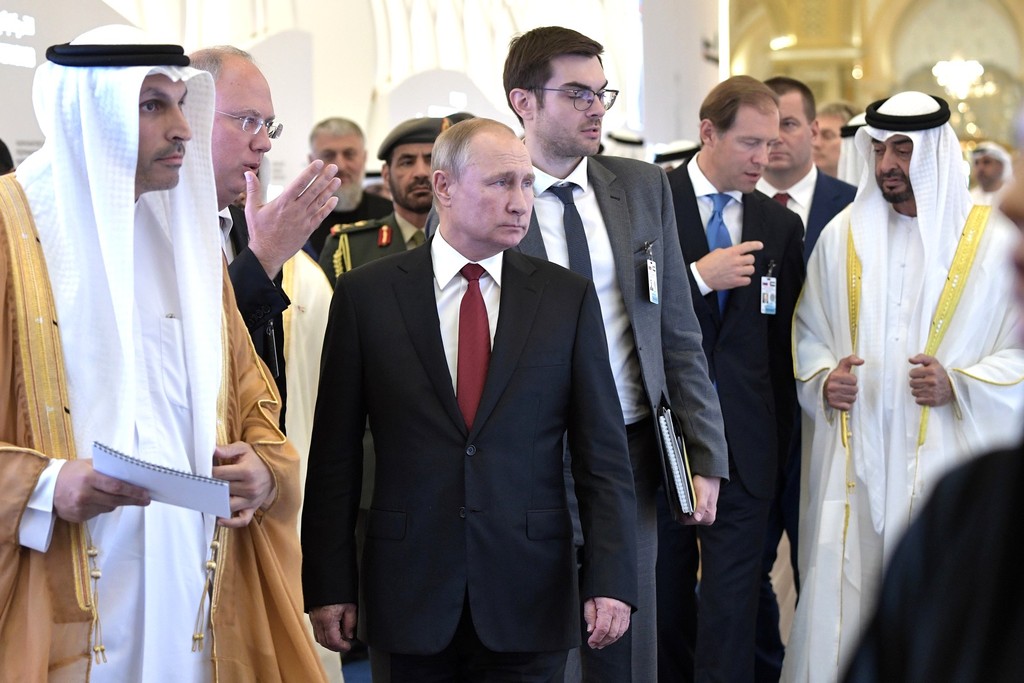 Presiden Rusia Vladimir Putin dan Putra Mahkota Abu Dhabi