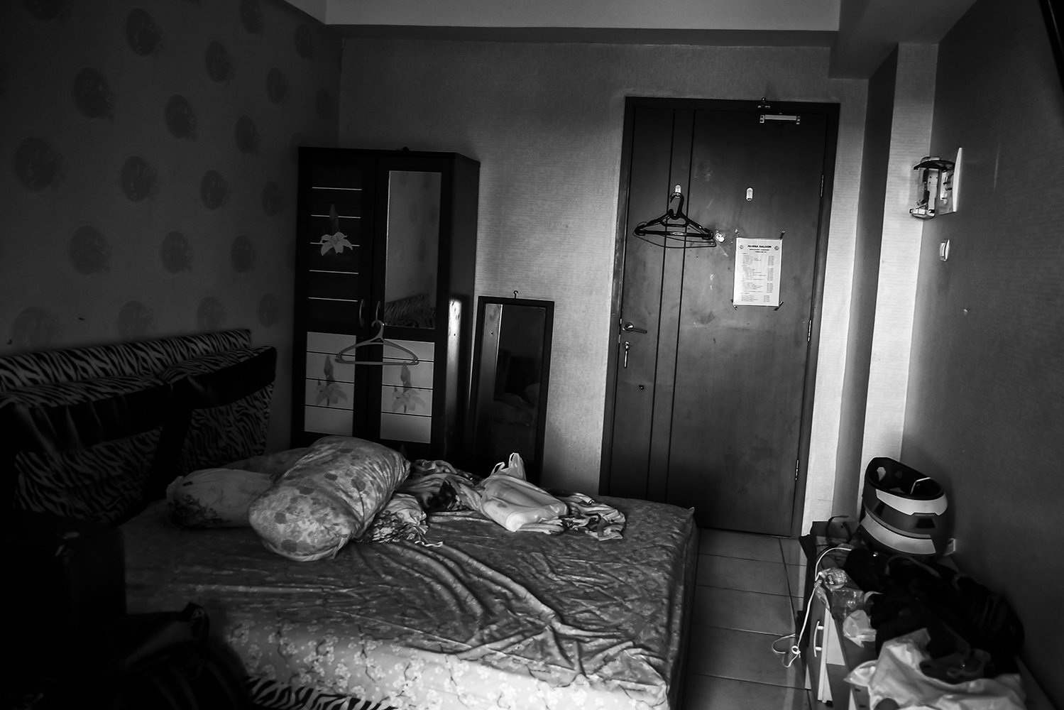 Suasana tempat tidur yang saya gunakan untuk isolasi diri di Jakarta.