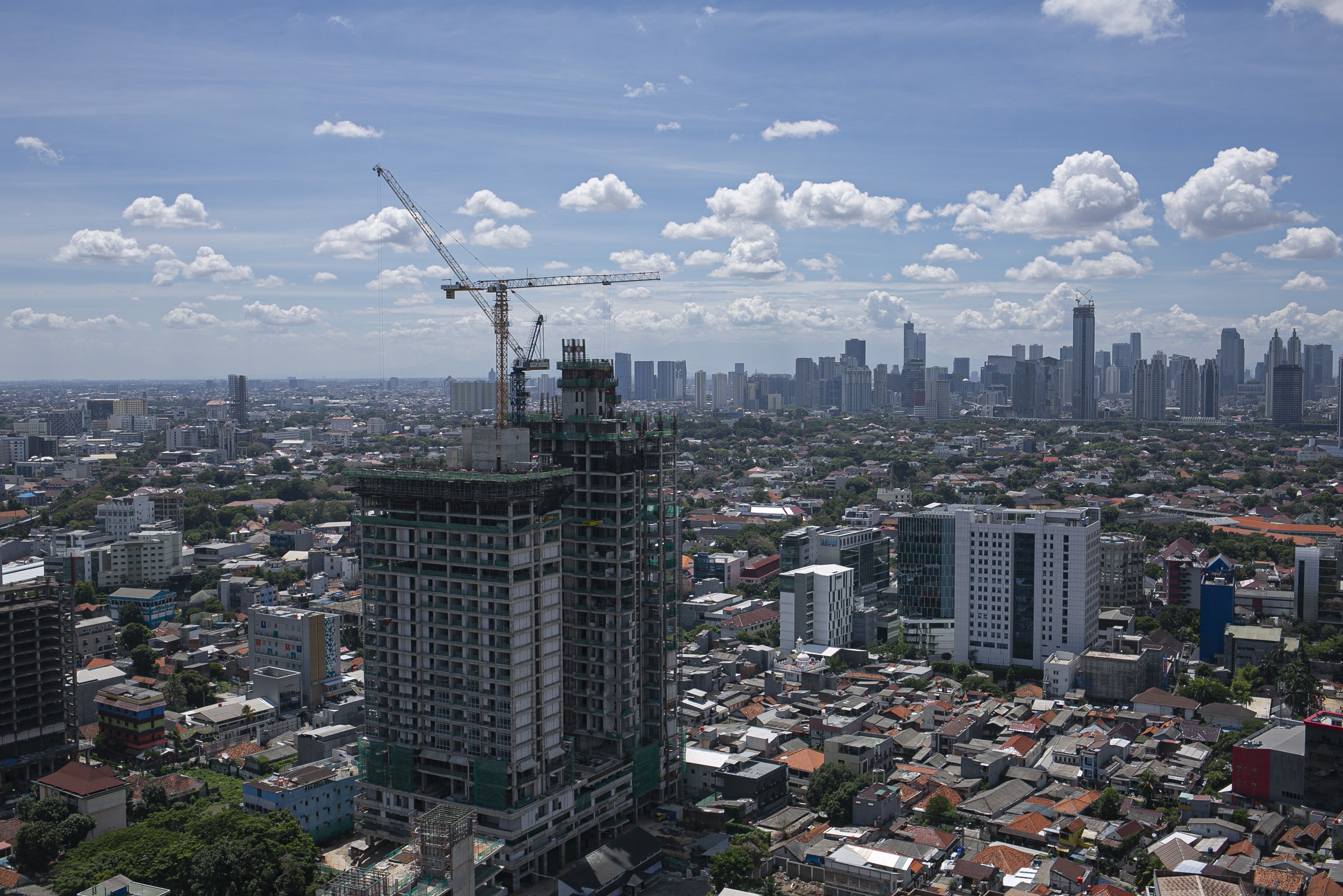 Lanskap gedung-gedung di Jakarta, Rabu (2/12/2020).