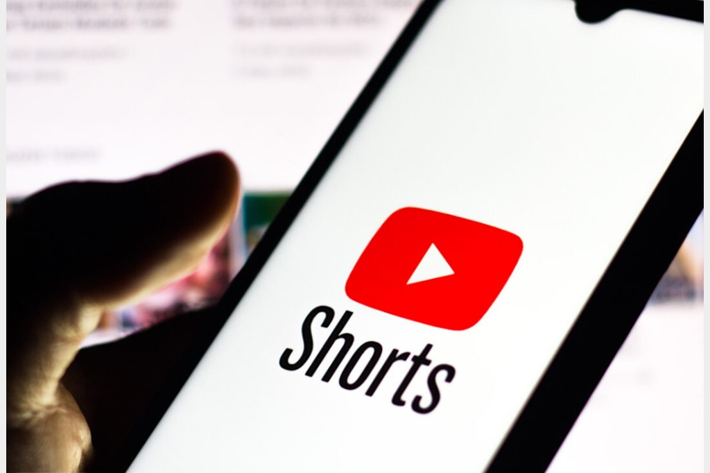 Shorts YouTube