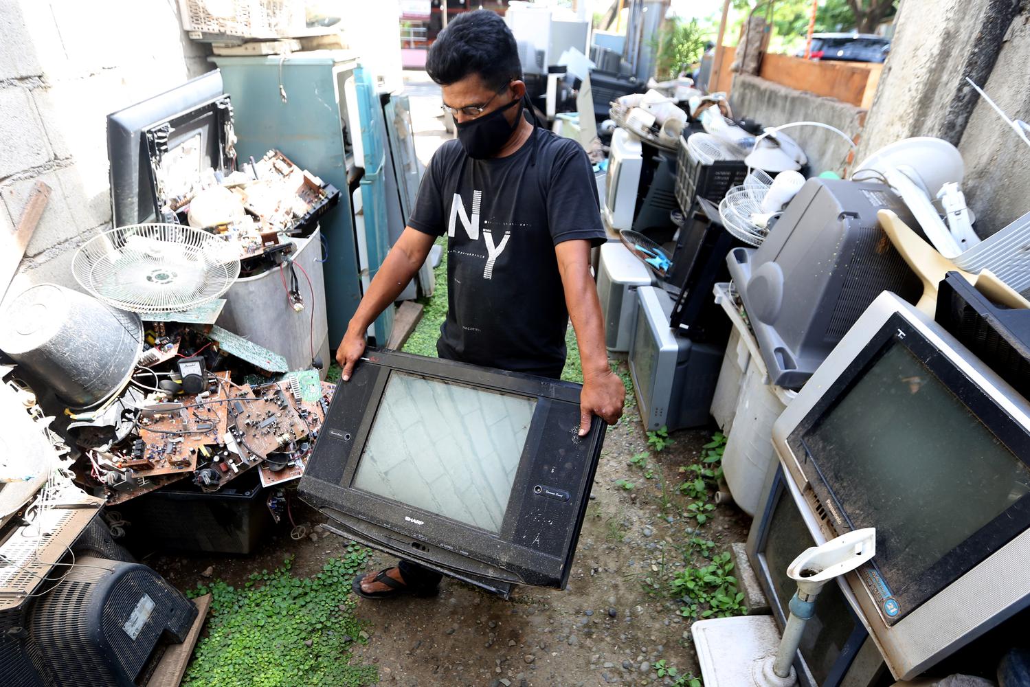 POTENSI EKONOMI SAMPAH ELEKTRONIK