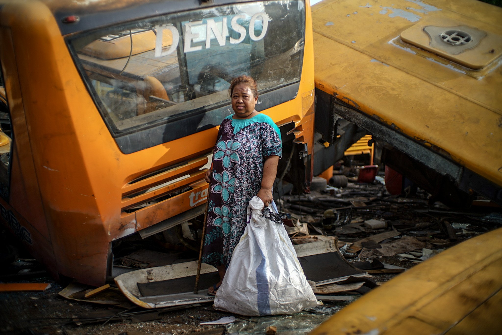 Qizlar yigitlarni boglab qoygan