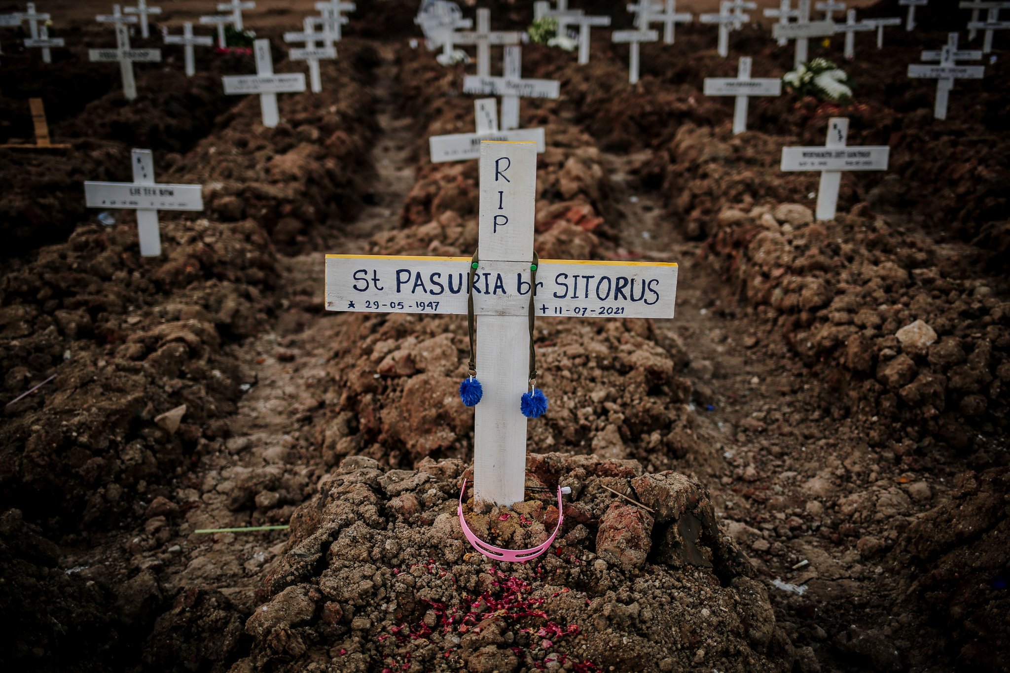 Foto: Merawat Ingatan di TPU Khusus Covid-19 Rorotan - Foto Katadata.co.id