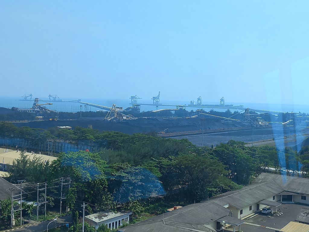 Lokasi persediaan batu bara PLTU Tanjung Jati, Jepara