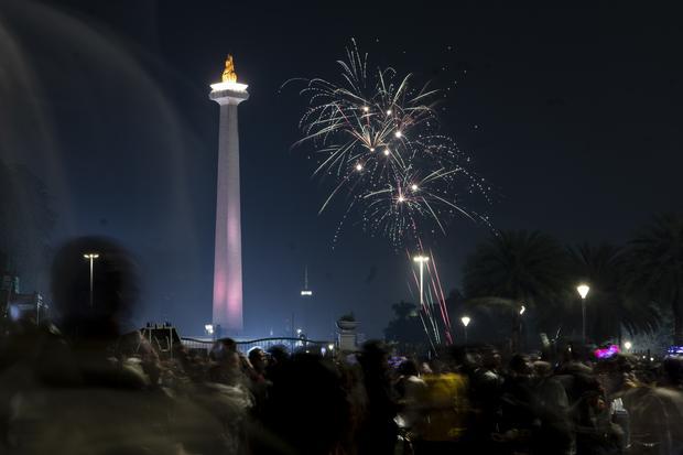 Ragam Tradisi Unik Perayaan Tahun Baru Berbagai Negara Di Dunia - News+ ...