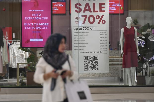 Diskon akhir tahun pusat perbelanjaan