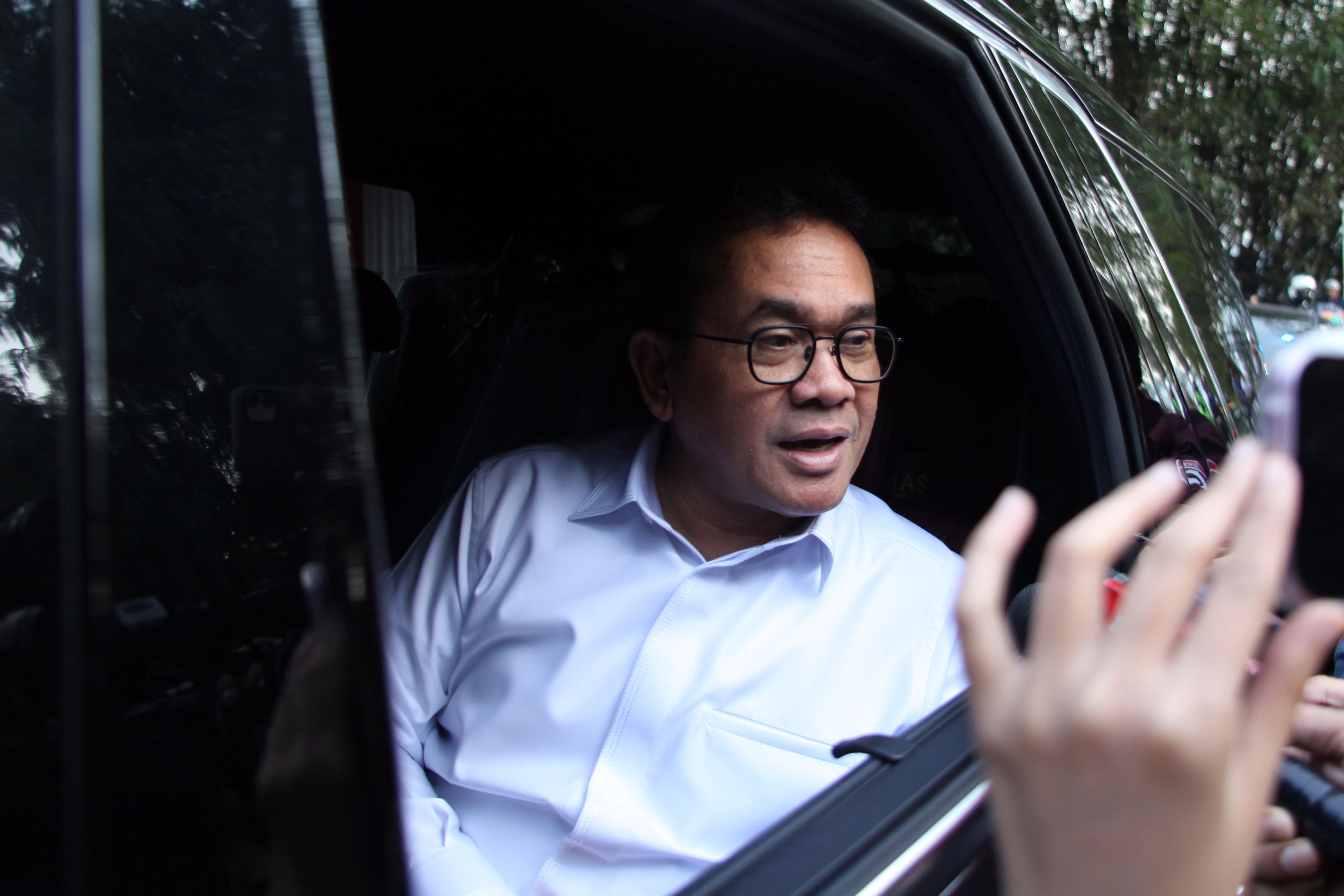 Sekjen Kemendag Budi Santoso tiba di Padepokan Garuda Yaksa, Kabupaten Bogor, Jawa Barat, Rabu (16/10/2024). Presiden Terpilih Prabowo Subianto memberikan pembekalan sejumlah tokoh yang diyakini bakal menjadi calon menteri atau kepala lembaga negara untuk pemerintahan baru ke depan di Hambalang. 