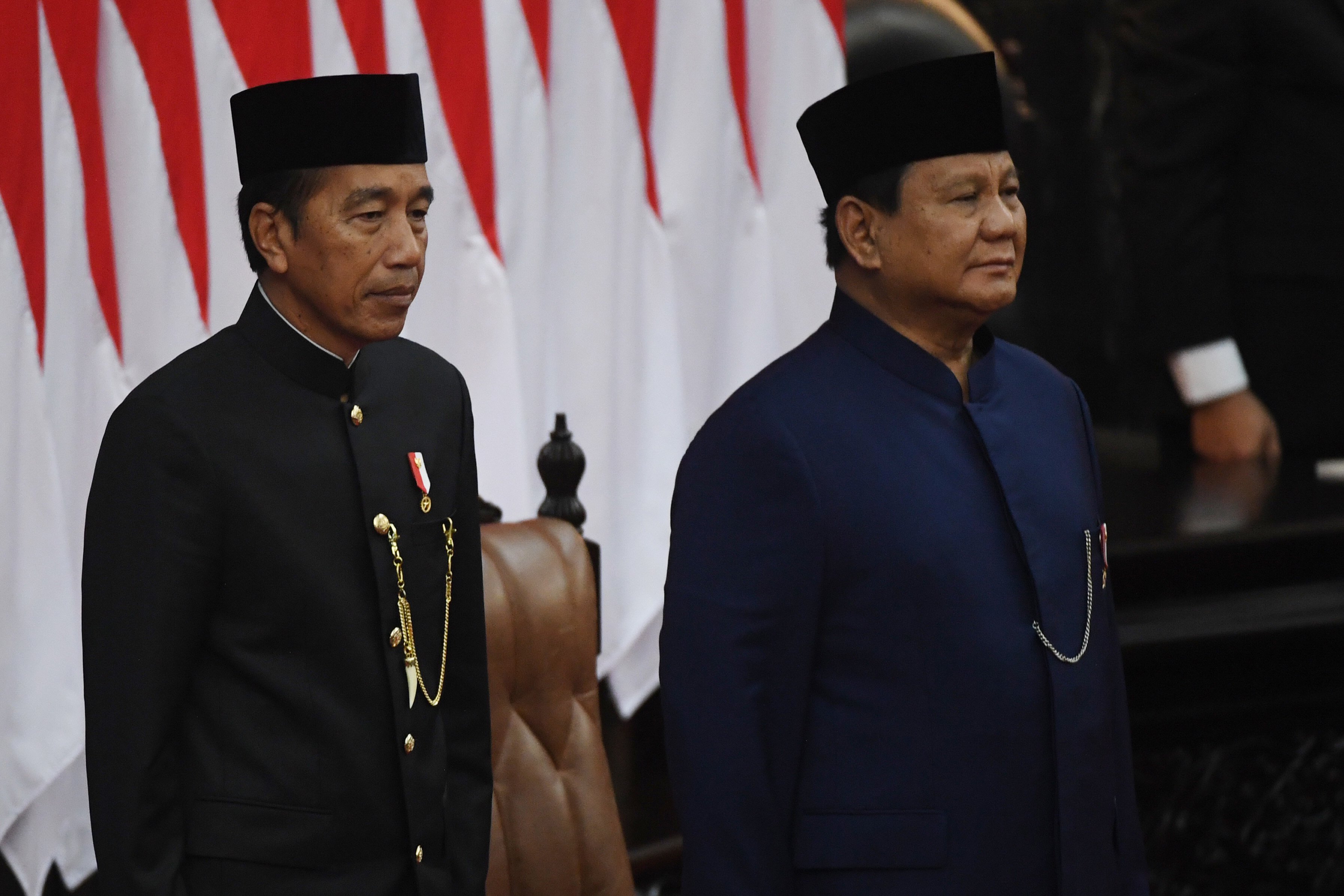 Presiden Joko Widodo (kiri) dan Presiden Terpilih Prabowo Subianto (kanan) mengikuti pelantikan presiden dan wakil presiden periode 2024-2029 di Gedung Nusantara, Kompleks Parlemen, Senayan, Jakarta, Minggu (20/10/2024). Prabowo Subianto dan Gibran Rakabuming Raka akan mengikuti sidang paripurna MPR pengucapan sumpah sebagai Presiden dan Wakil Presiden Republik Indonesia masa bakti 2024-2029.