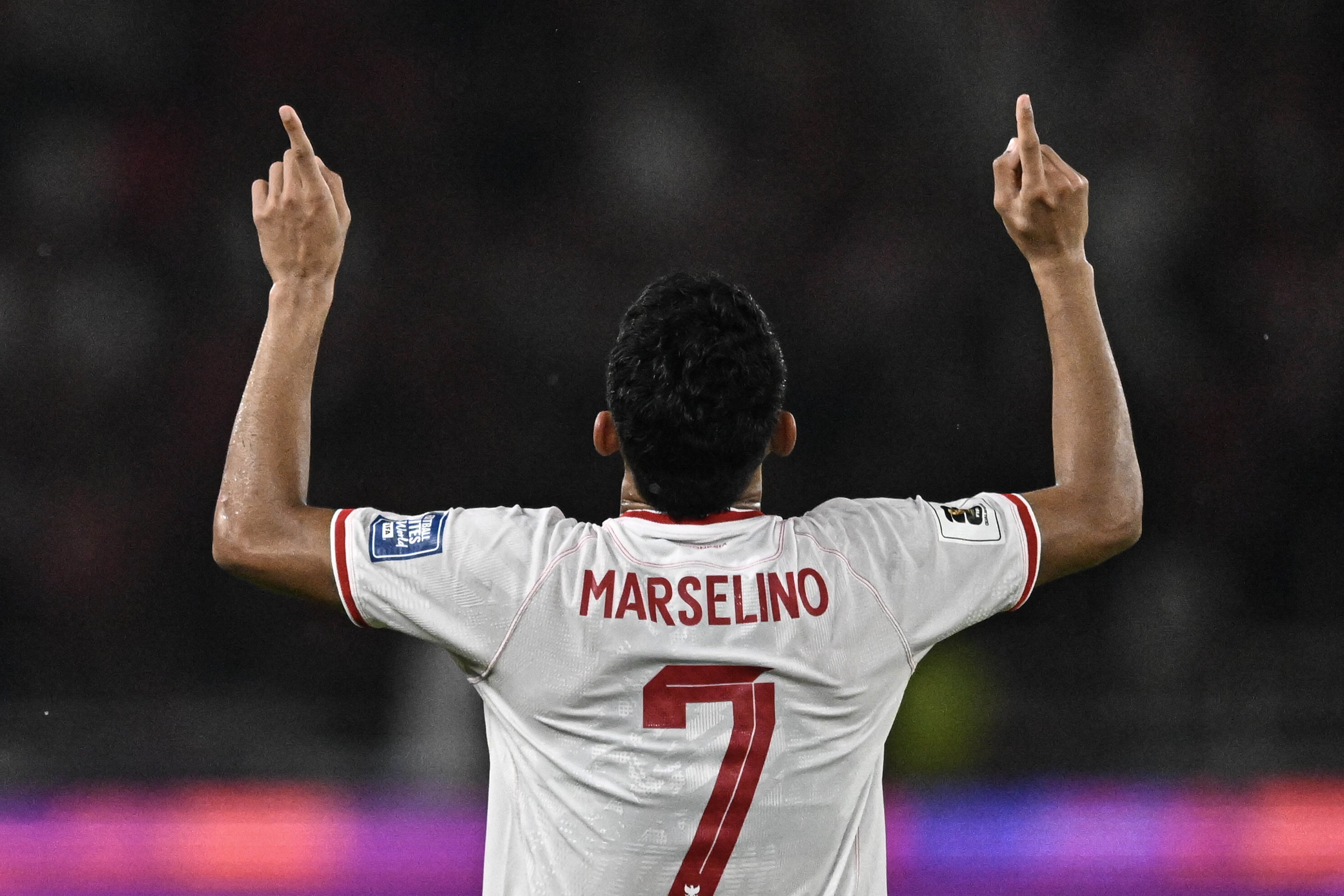 Pesepak bola Timnas Indonesia Marselino Ferdinan melakukan selebrasi usai mencetak gol ke gawang Timnas Arab Saudi pada pertandingan Grup C putaran ketiga Kualifikasi Piala Dunia 2026 Zona Asia di Stadion Utama Gelora Bung Karno, Senayan, Jakarta, Selasa (19/11/2024). 