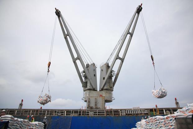 Kedatangan beras Impor asal Myanmar di Medan