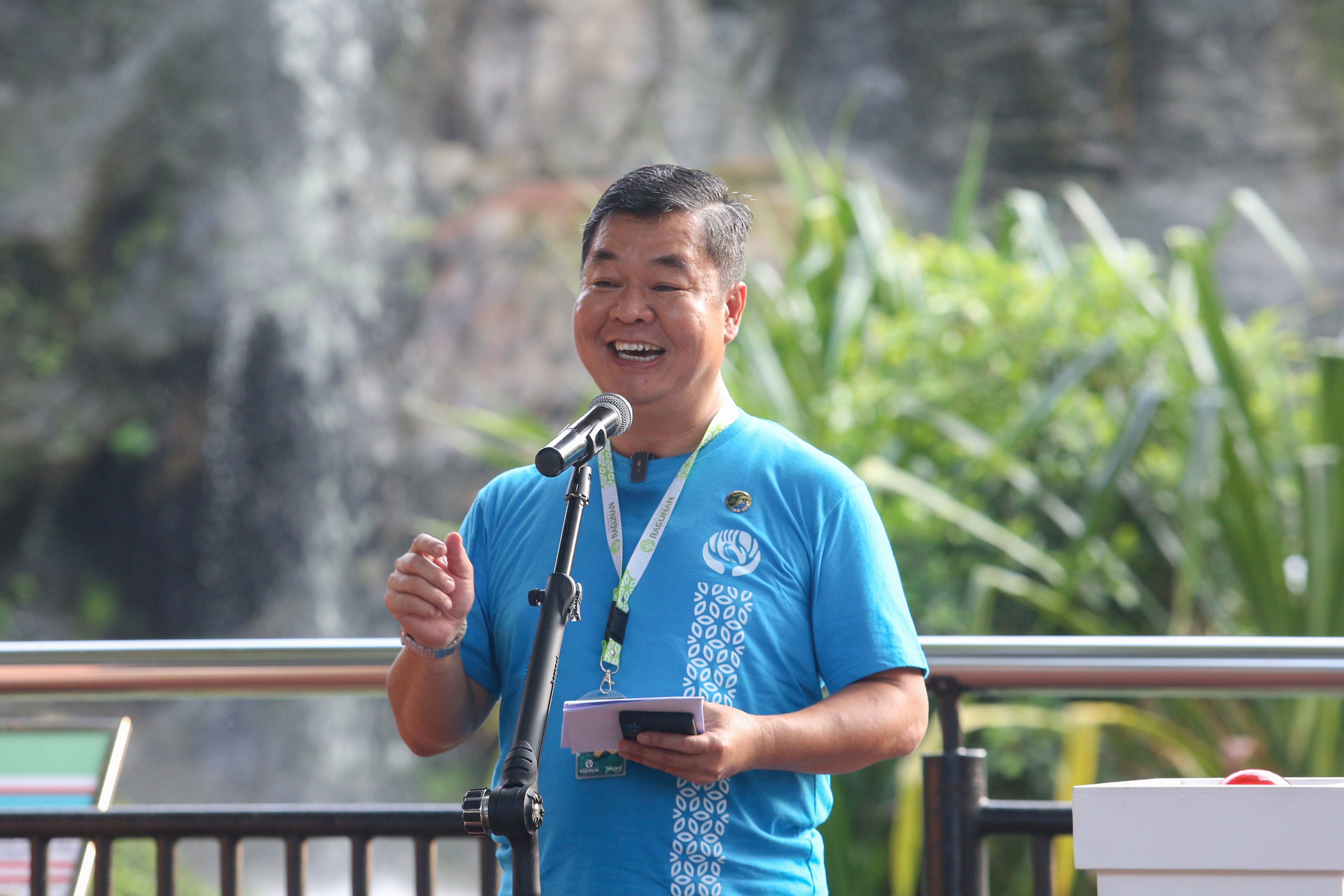 Penjabat Gubernur Jakarta, Teguh Setyabudi menyampaikan sambutannya pada cara peresmian logo dan maskot baru Taman Margasatwa Ragunan di Jakarta, Rabu (8/1/2025). Pemprov Jakarta secara resmi meluncurkan logo dan maskot baru Taman Margasatwa Ragunan yakni Elbo yang diharapkan dapat menjadi wajah baru yang lebih segar dan inspiratif dalam upaya mewujudkan Jakarta sebagai kota global.