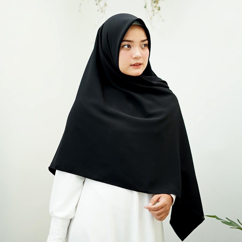 Rekomendasi Jenis Bahan Hijab Segi Empat