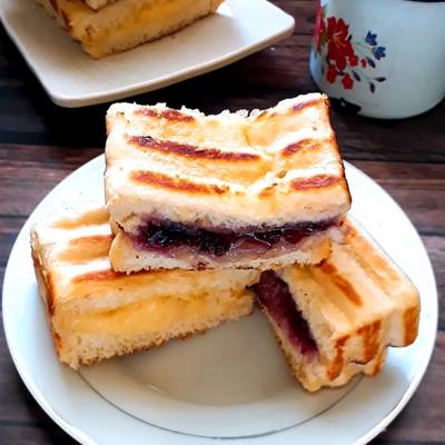 Rekomendasi Makanan yang Cocok Dimakan Sambil Nonton
