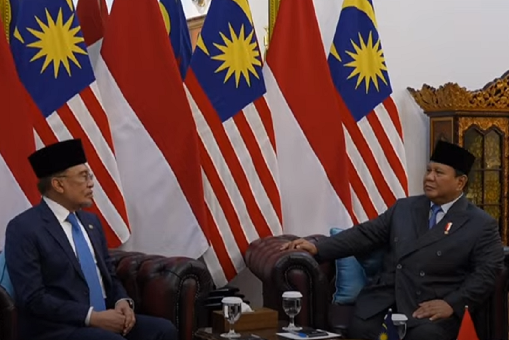 Presiden Prabowo Subianto bertemu Perdana Menteri Malaysia Anwar Ibrahim di Istana Merdeka, Jakarta, Selasa (20/7). Foto: Youtube/Sekretariat Presiden