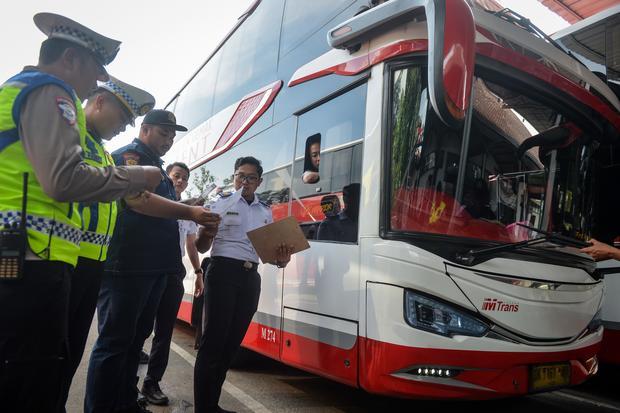 Pemeriksaan kelaikan bus jelang Natal dan tahun baru