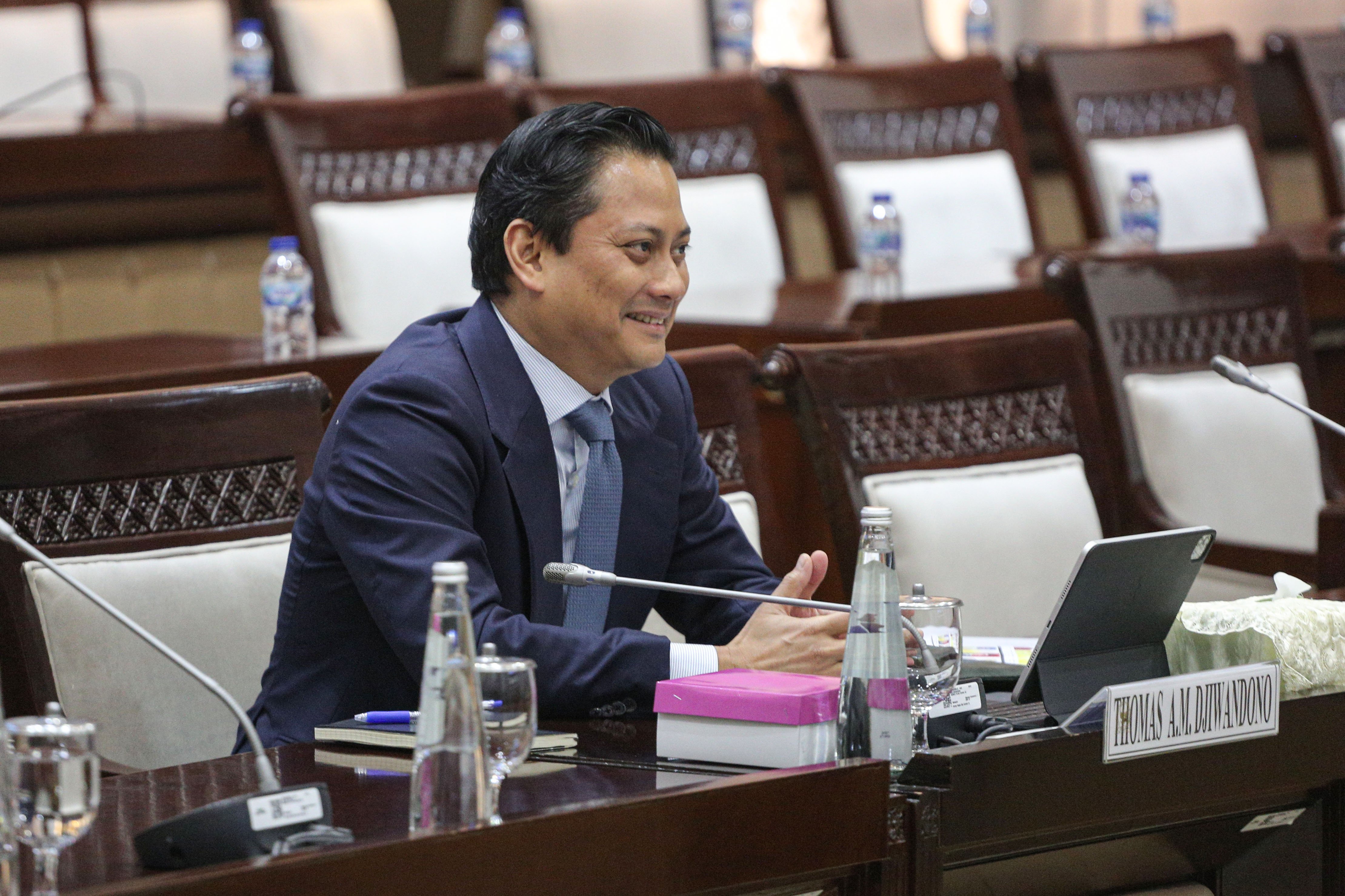 Wakil Menteri Keuangan Thomas Djiwandono mengikuti uji kelayakan dan kepatutan calon Deputi Gubernur Bank Indonesia (BI) di ruang Komisi XI DPR, Kompleks Parlemen, Senayan, Jakarta, Senin (26/1/2026). Thomas Djiwandono merupakan satu dari tiga nama calon Deputi Gubernur BI yang diusulkan Presiden Prabowo Subianto untuk menggantikan Anggota Dewan Gubernur BI Juda Agung yang mundur dari jabatannya.
