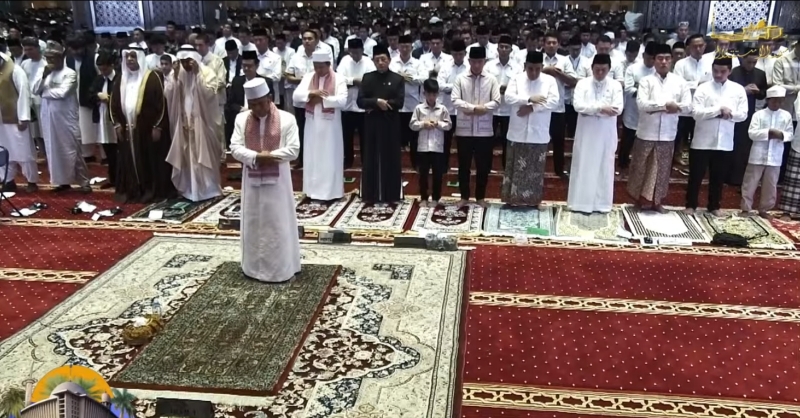 Gibran Salat Ied di Istiqlal, Jakarta