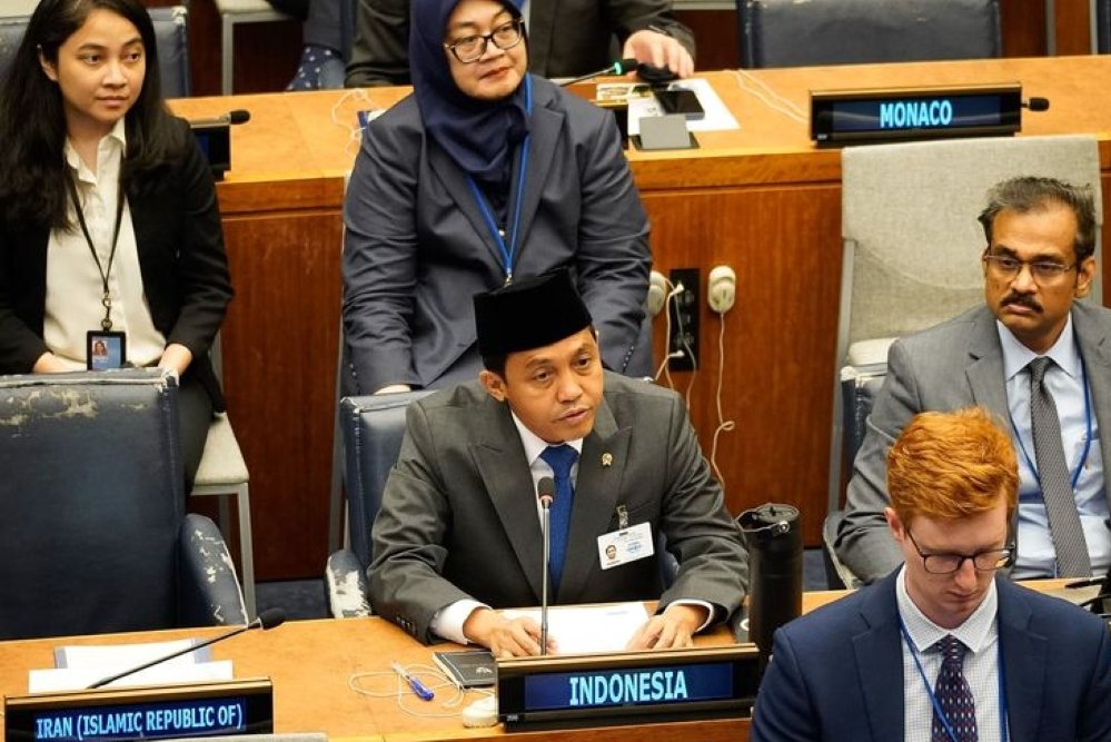 Menteri Kehutanan Raja Juli Antoni