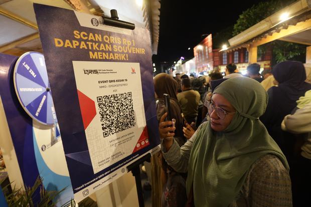 Edukasi keuangan Bank Indonesia di pasar malam