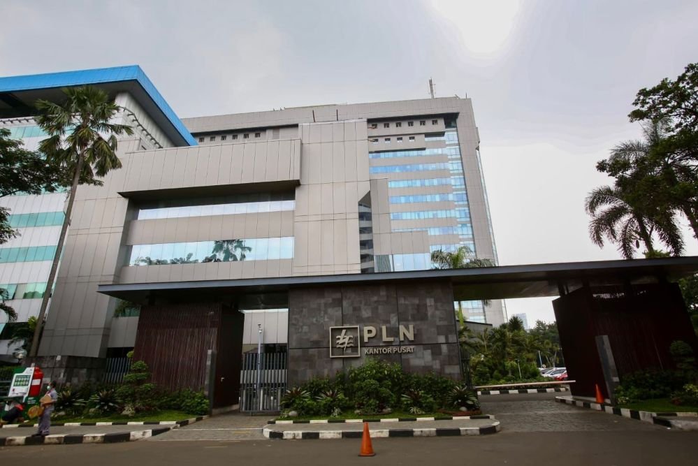 Gedung Kantor Pusat PT PLN (Persero) di Jakarta. RUPS PLN Tahun 2026 menetapkan perubahan susunan direksi dan menambah posisi Wakil Direktur Utama seb