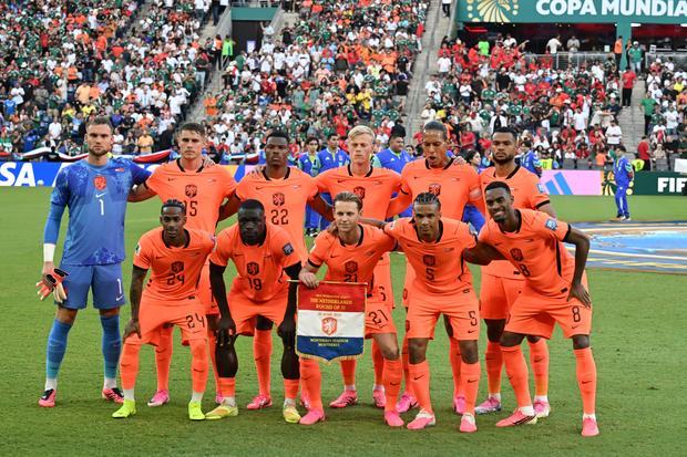 Sejumlah pesepak bola Timnas Belanda berfoto sebelum menghadapi Timnas Maroko dalam pertandingan babak 32 besar Piala Dunia 2026 di Stadion Monterrey, Guadalupe, Meksiko, Senin (29/6/2026) waktu setempat.