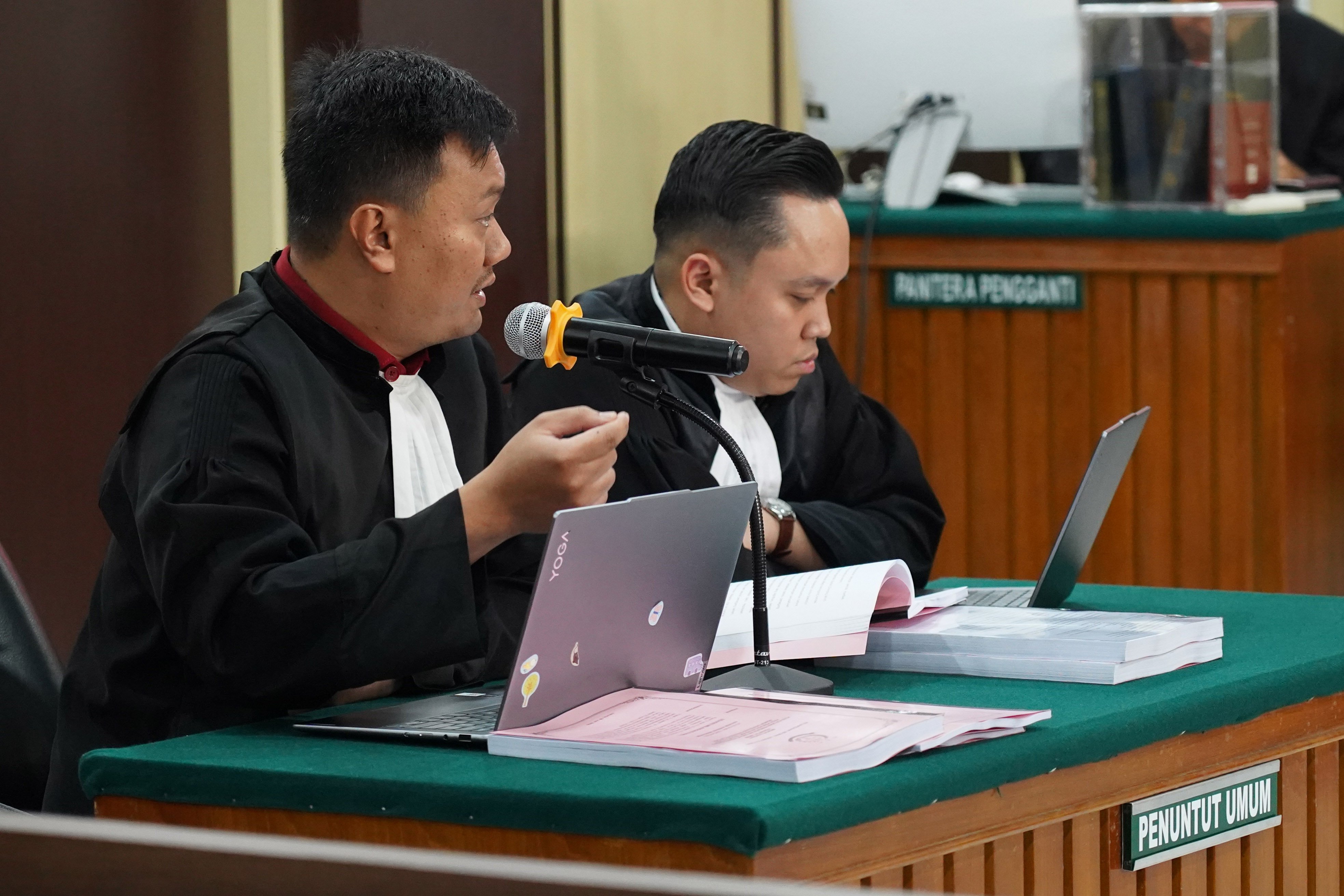 Jaksa Penuntut Umum menyampaikan penjelasan pada sidang banding terdakwa kasus dugaan korupsi pengadaan Chromebook dalam program digitalisasi pendidikan di Kemendikbudristek Nadiem Anwar Makarim di Pengadilan Tinggi DKI Jakarta, Rabu (5/8/2026). Dalam sidang perdana ini pihak Nadiem menyampaikan 14 memori yang dikelompokkan menjadi tiga isu yakni isu konflik kepentingan, pertanggungjawaban korporasi, dan kerugian negara.