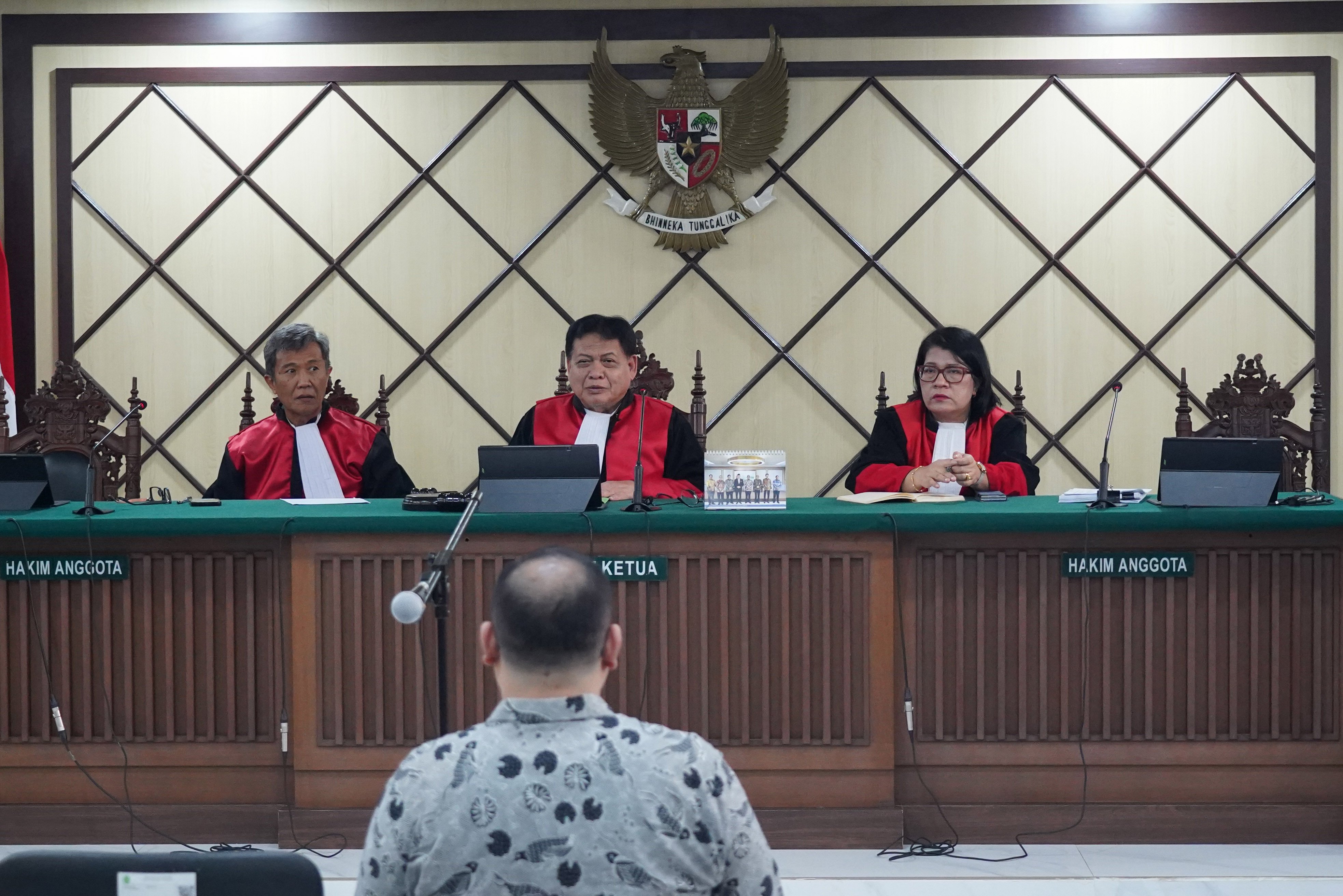 Suasana sidang putusan banding terdakwa kasus dugaan korupsi pengadaan laptop Chromebook di Kementerian Pendidikan, Kebudayaan, Riset, dan Teknologi (Kemendikbudristek) tahun 2019-2022 Ibrahim Arief atau Ibam di Pengadilan Tinggi Jakarta, Kamis (13/8/2026). Majelis Hakim menunda pembacaan hasil putusan banding yang diajukan mantan konsultan teknologi di Kemendikbudristek tersebut dan akan kembali digelar pada 31 Agustus 2026.