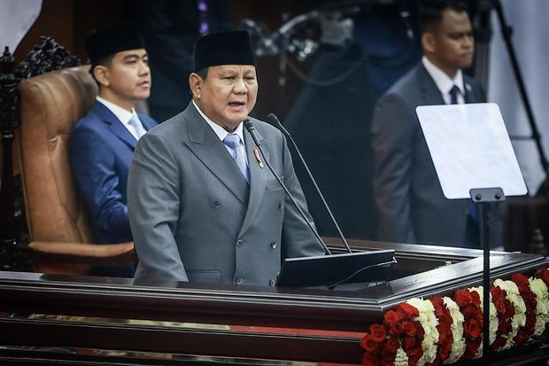Presiden Prabowo Subianto menyampaikan pidato dalam Sidang Tahunan MPR RI dan Sidang Bersama DPR-DPD RI Tahun 2026 di Kompleks Parlemen, Jakarta, Jumat (14/8/2026). Dalam sidang tahunan tersebut, Presiden Prabowo menyampaikan bahwa selama 21 bulan pemerintahan bekerja, sebanyak 121 kebijakan transformatif telah dijalankan di berbagai sektor untuk menyelesaikan berbagai persoalan bangsa.