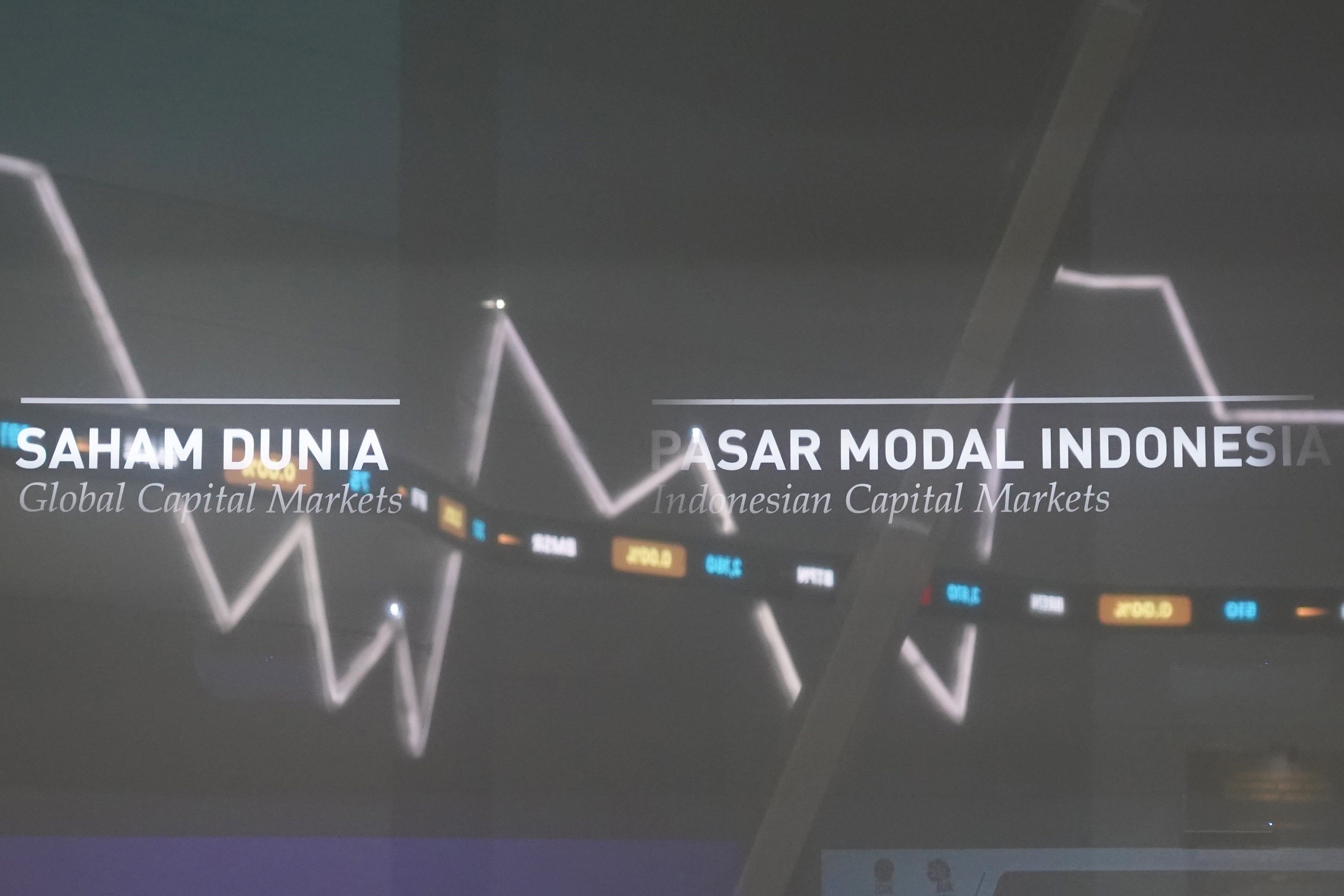 IHSG sesi pertama ditutup naik 0,56% ke 6.337 (Foto: Katadata/Fauza Syahputra) 
