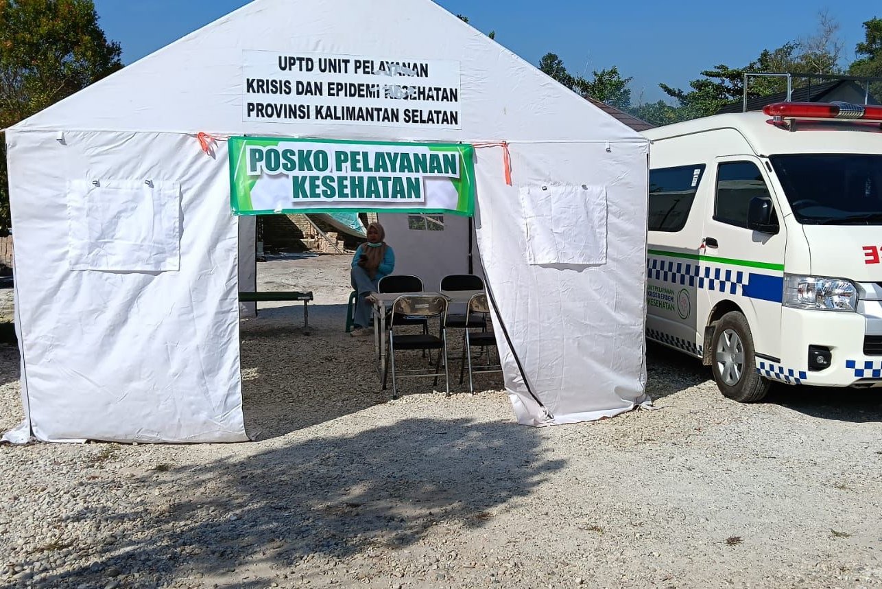 Posko pelayanan kesehatan Dinas Kesehatan Kalimantan Selatan yang disiapkan untuk menangani warga terdampak kabut asap di Banjarbaru, Kalimantan Selat