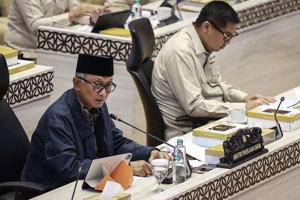 Raker Komisi V DPR dengan mitra kerja