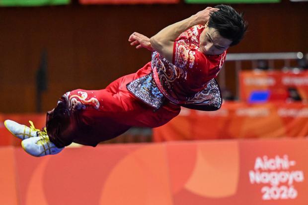 Pewushu Indonesia Seraf Naro Siregar tampil pada final wushu nomor taolu changquan putra Asian Games Aichi-Nagoya 2026 di Aichi Prefectural Martial Arts Hall, Aichi, Jepang, Minggu (20/9/2026). Seraf Naro berhasil meraih medali pertama untuk Indonesia yakni medali perunggu dengan catatan skor 9.720, sedangkan medali emas diraih pewushu Makau Chi Hin Kuong dengan skor 9.723 dan medali perak oleh pewushu Makau Chi Kuan Song dengan skor 9.720.